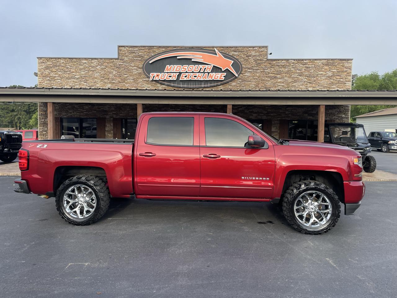 Chevrolet Silverado 1500 4WD Crew Cab 143.5" LT w/2LT 2018