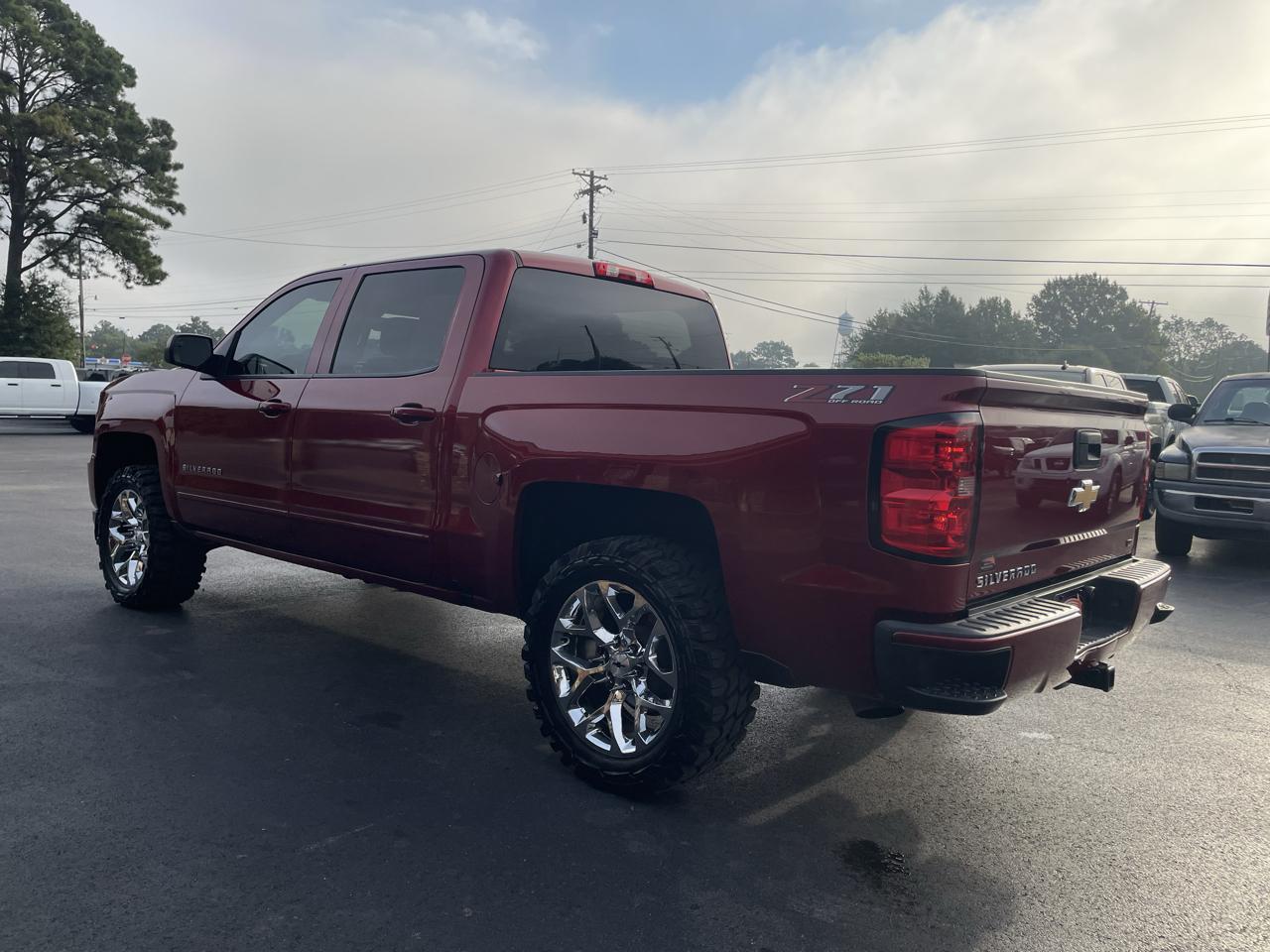 Chevrolet Silverado 1500 4WD Crew Cab 143.5" LT w/2LT 2018