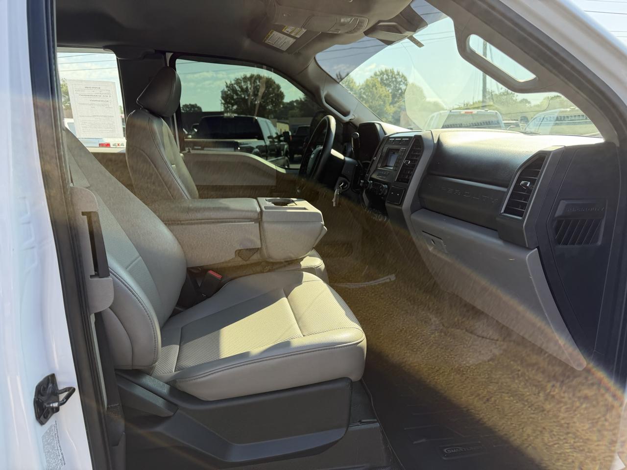 Ford Super Duty F-350 DRW XL 4WD SuperCab 8' Box 2021