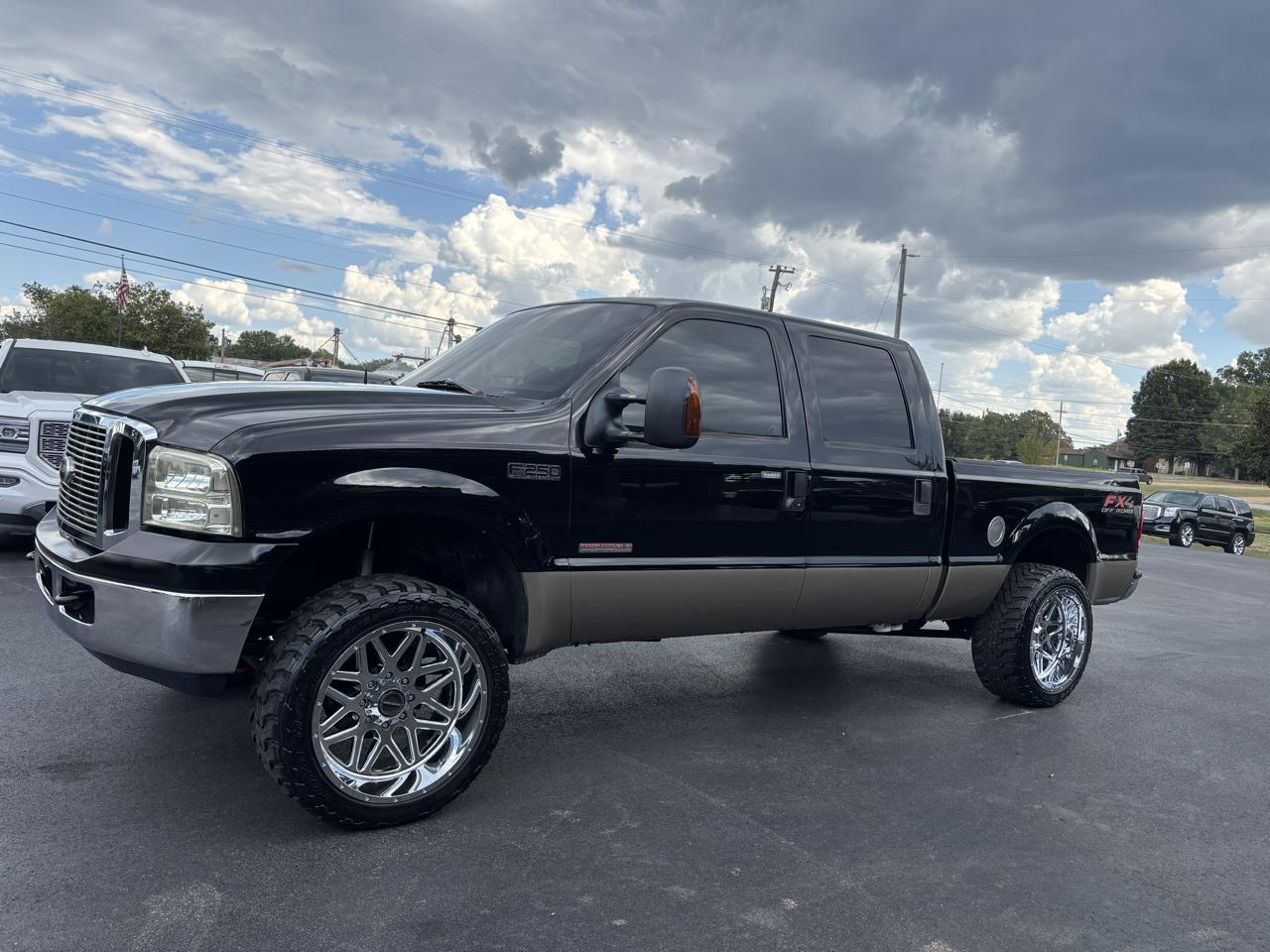 Ford Super Duty F-250 Crew Cab 156" Lariat 4WD 2004