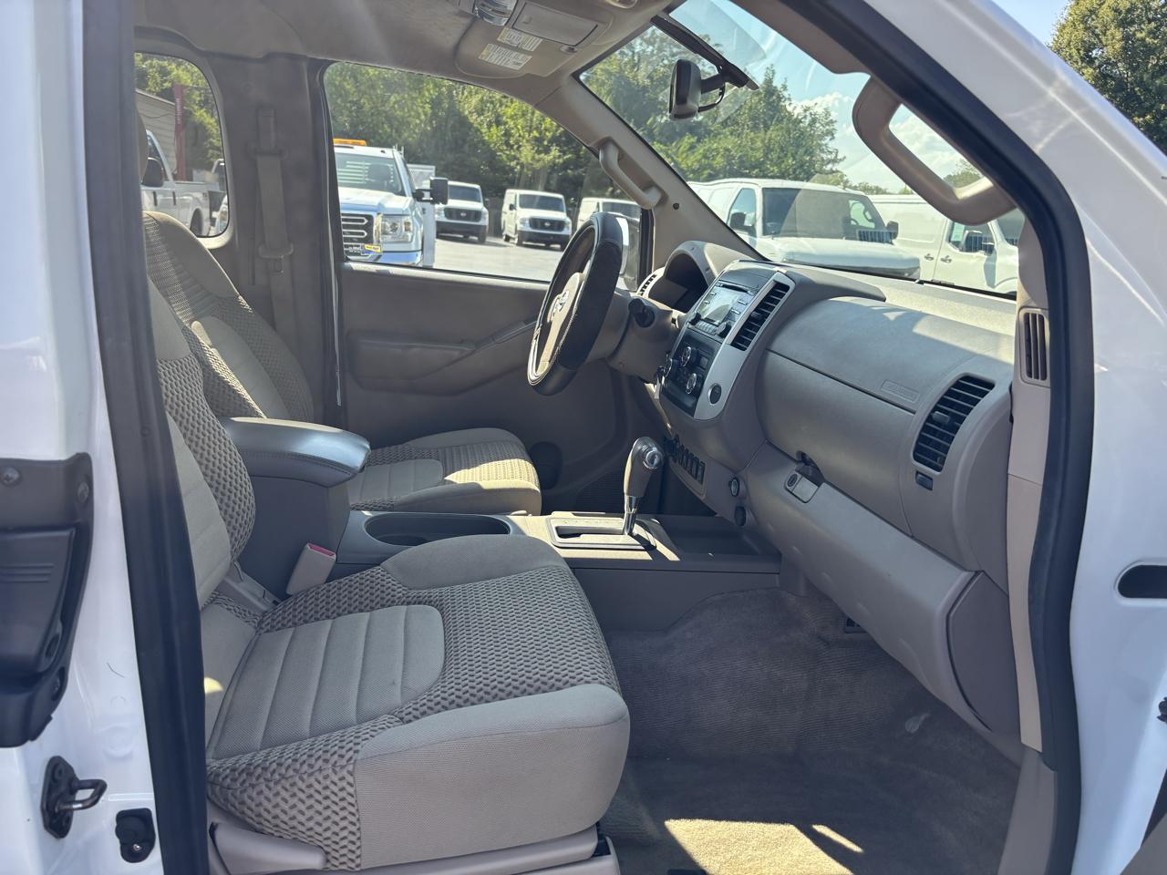Nissan Frontier 4WD King Cab Auto SV 2014