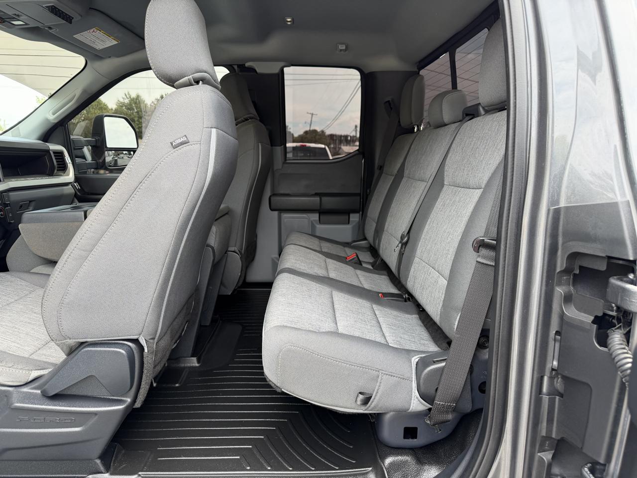 Ford Super Duty F-350 DRW XL 4WD SuperCab 8' Box 2024