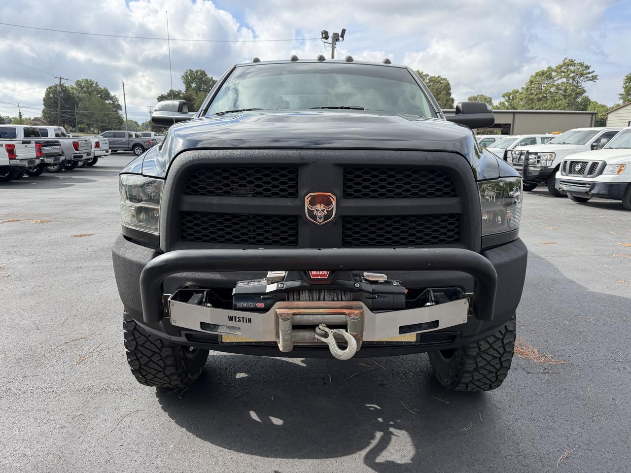 RAM 3500 Tradesman 4x4 Crew Cab 8' Box 2017