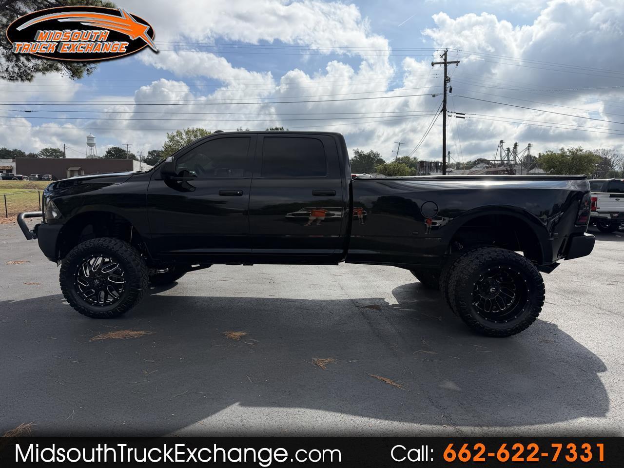 RAM 3500 Tradesman 4x4 Crew Cab 8' Box 2017