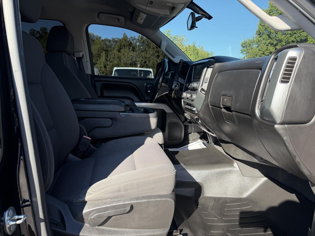 Chevrolet Silverado 1500 4WD Crew Cab 143.5" LT w/2LT 2018