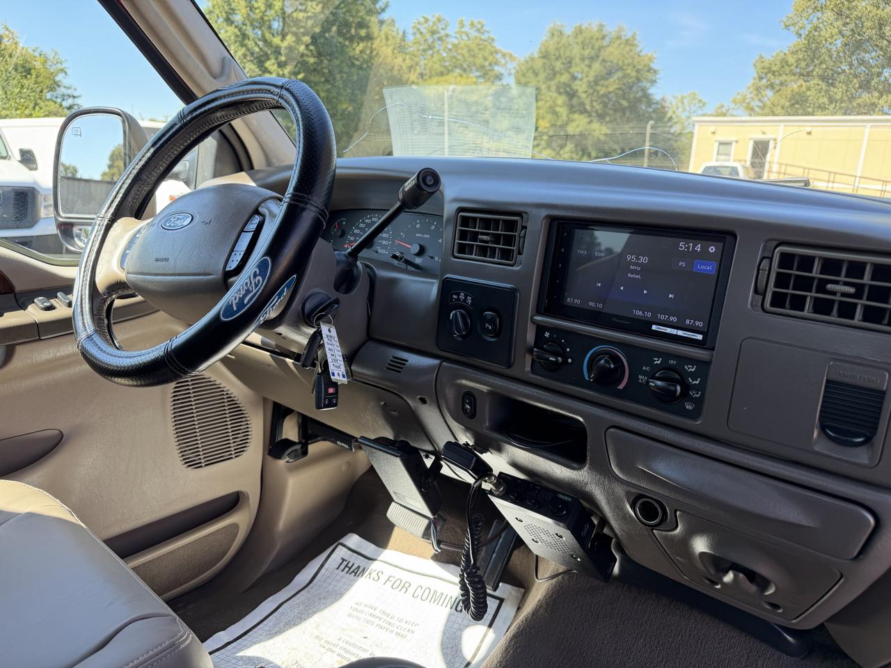 Ford Super Duty F-350 DRW Crew Cab 172" Lariat 4WD 2003