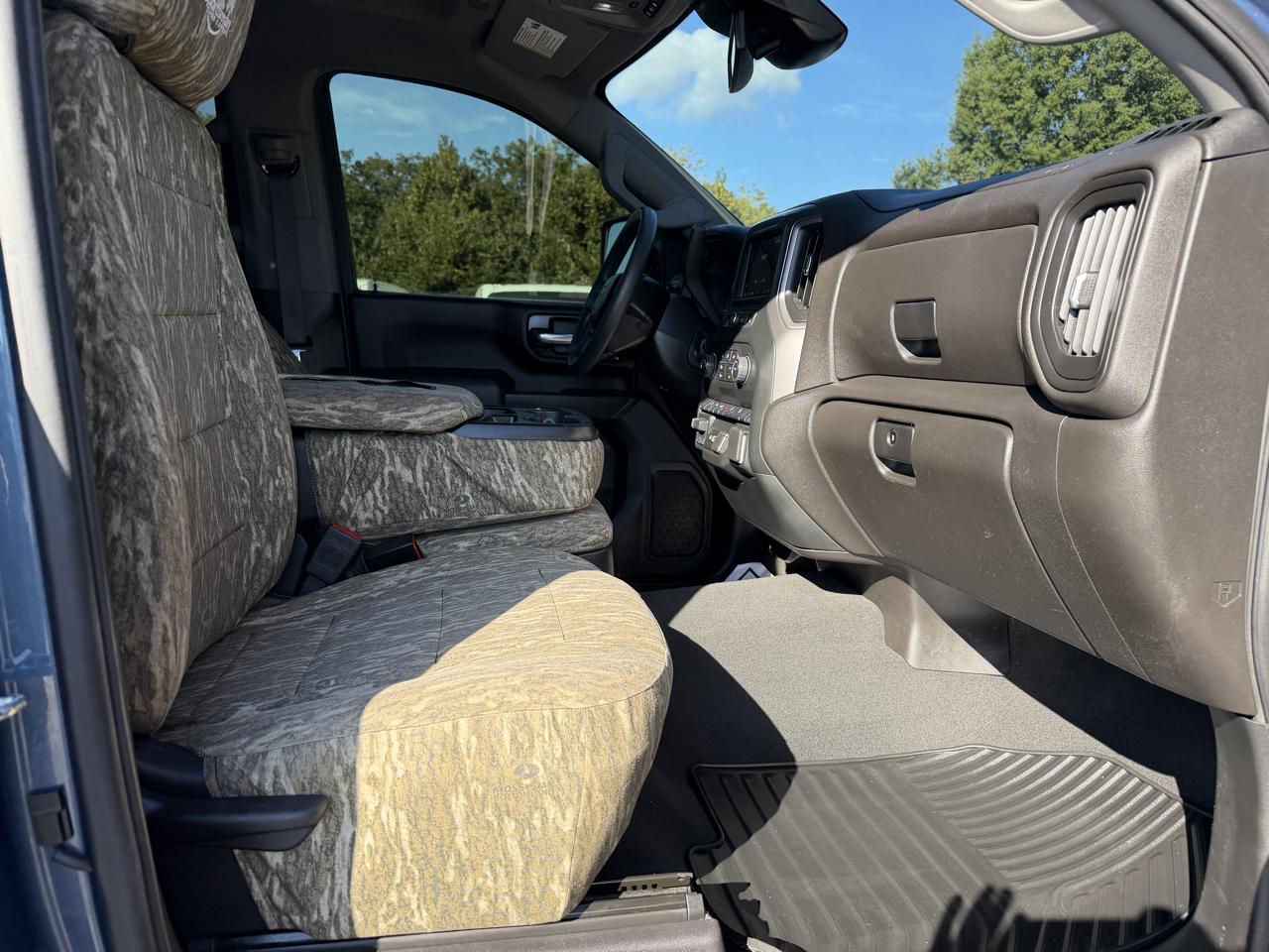Chevrolet Silverado 2500HD 4WD Crew Cab 159" Custom 2024