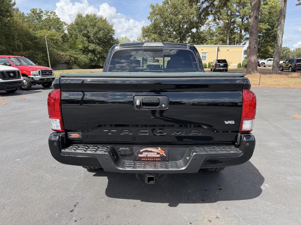 Toyota Tacoma TRD Off Road Double Cab 5' Bed V6 4x4 MT (Natl) 2017