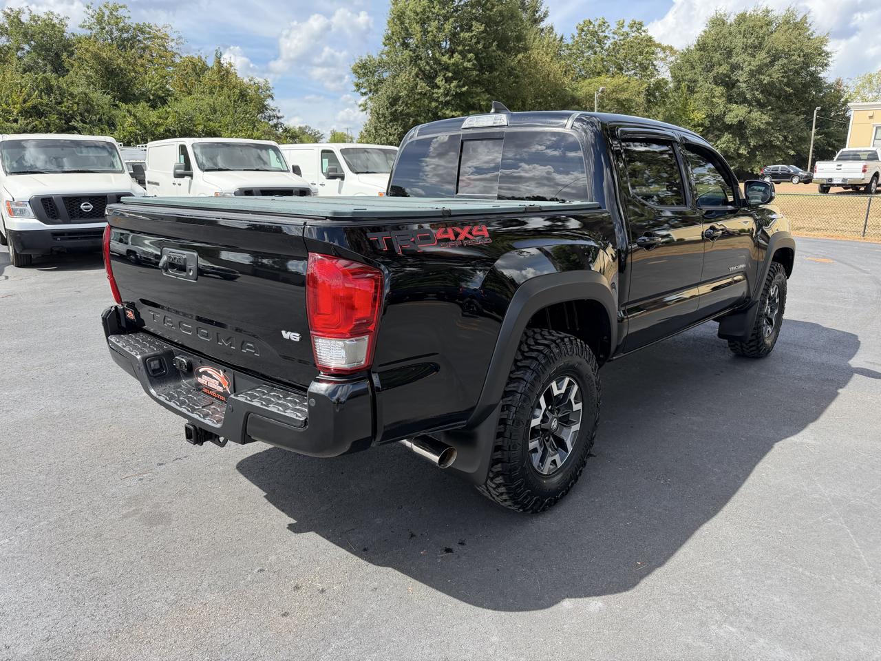 Toyota Tacoma TRD Off Road Double Cab 5' Bed V6 4x4 MT (Natl) 2017