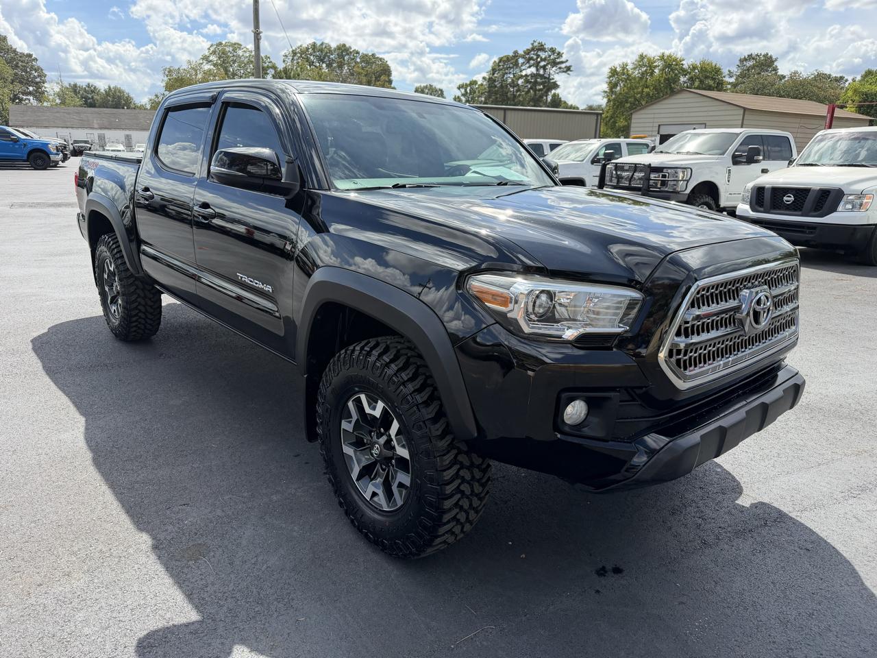 Toyota Tacoma TRD Off Road Double Cab 5' Bed V6 4x4 MT (Natl) 2017