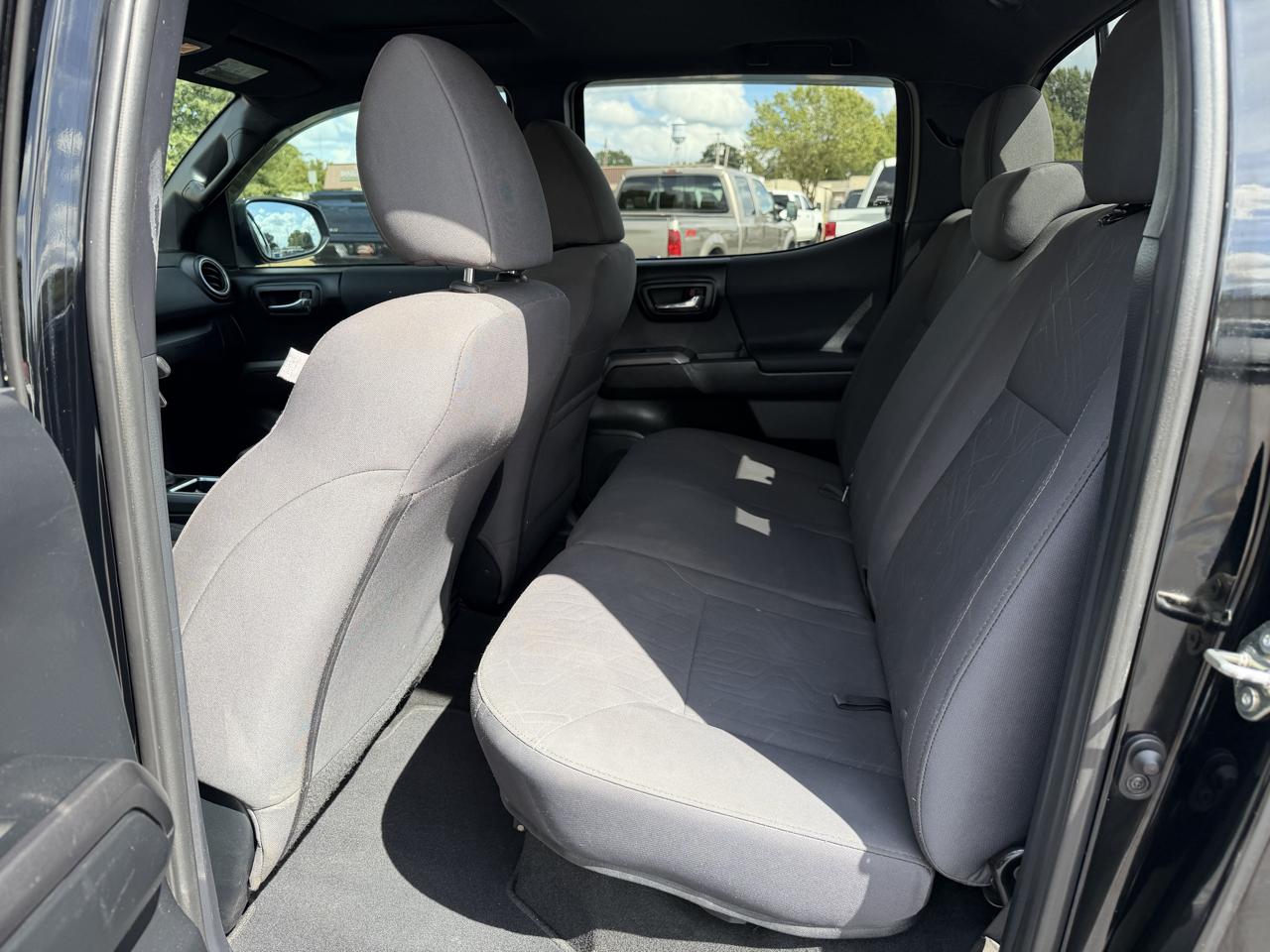 Toyota Tacoma TRD Off Road Double Cab 5' Bed V6 4x4 MT (Natl) 2017
