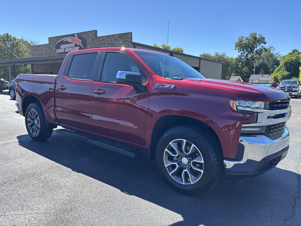 Chevrolet Silverado 1500 4WD Crew Cab 147" LT 2020