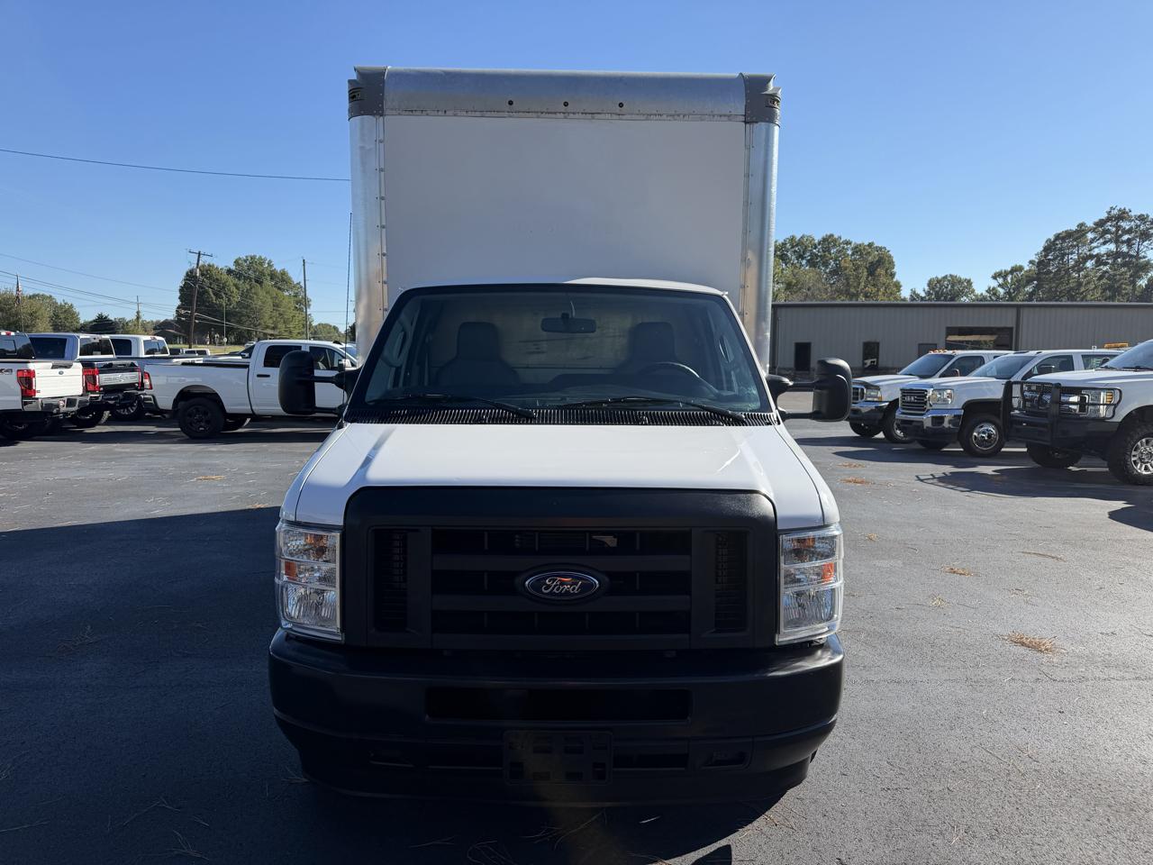 Ford E-Series Cutaway E-350 SRW 138" WB 2022