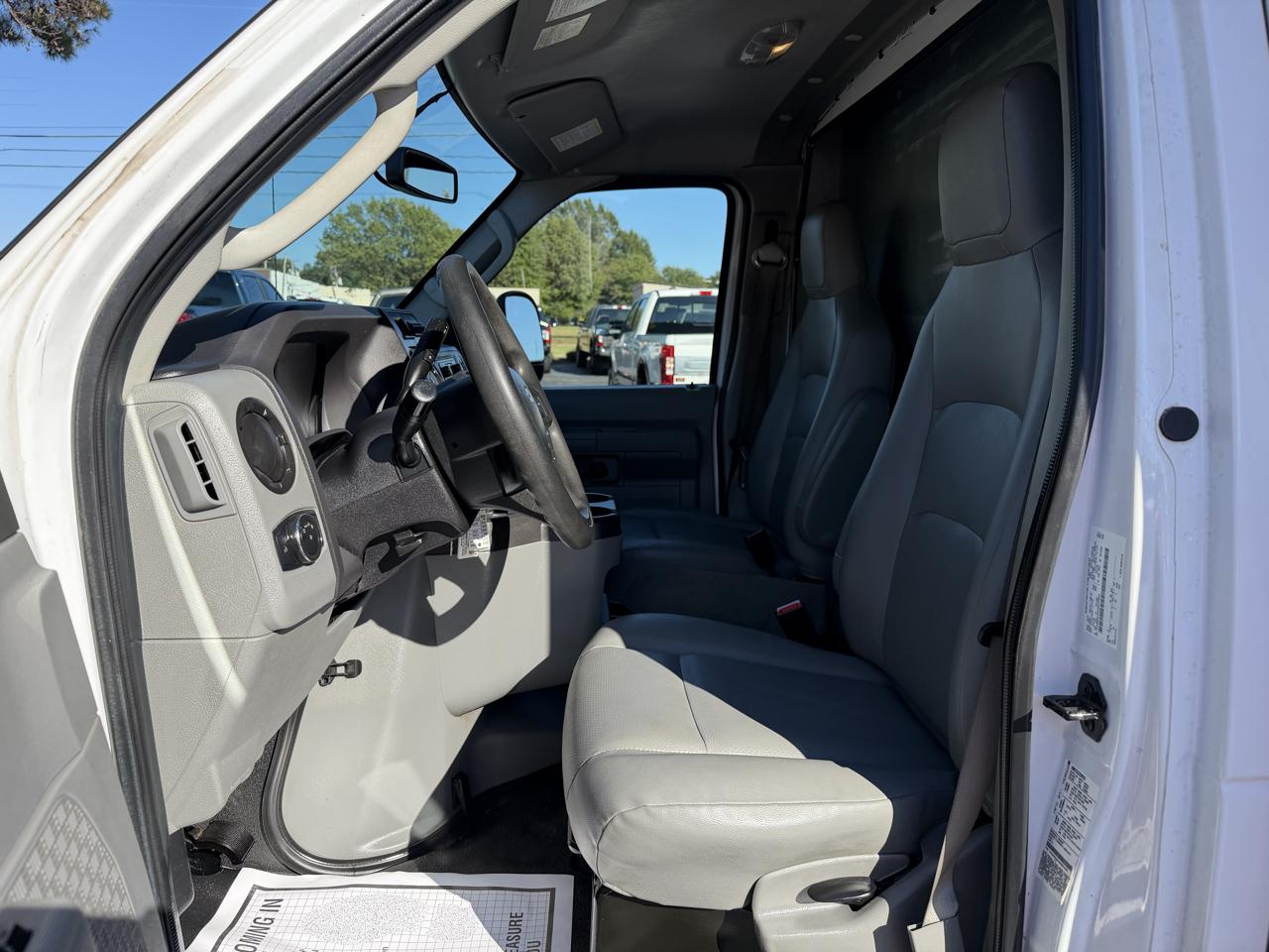 Ford E-Series Cutaway E-350 SRW 138" WB 2022