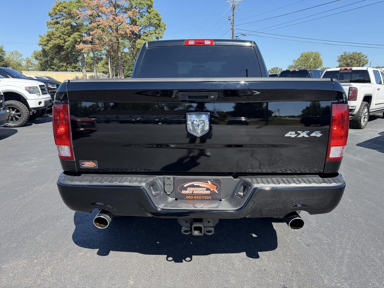 RAM 1500 4WD Crew Cab 140.5" Express 2012