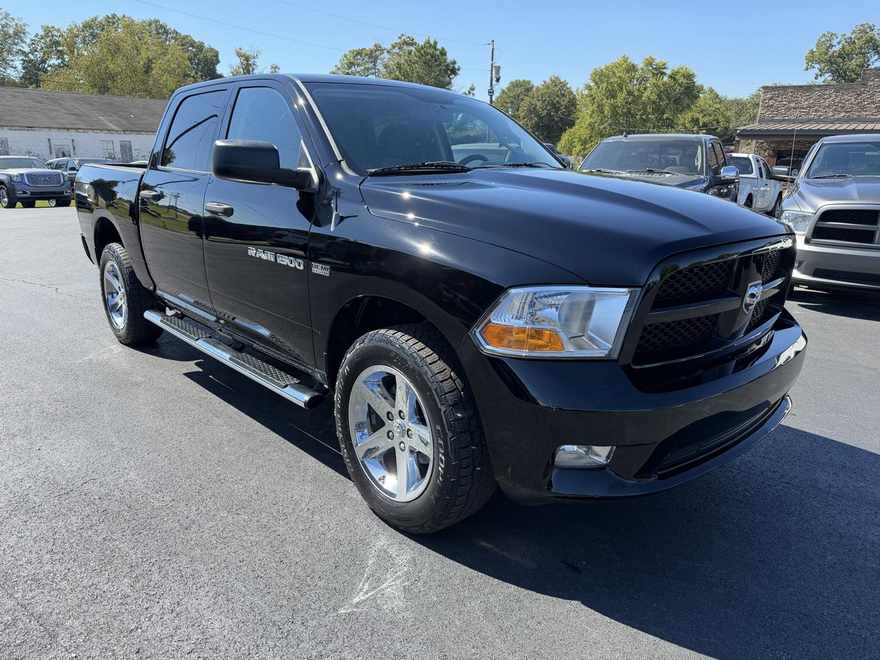 RAM 1500 4WD Crew Cab 140.5" Express 2012