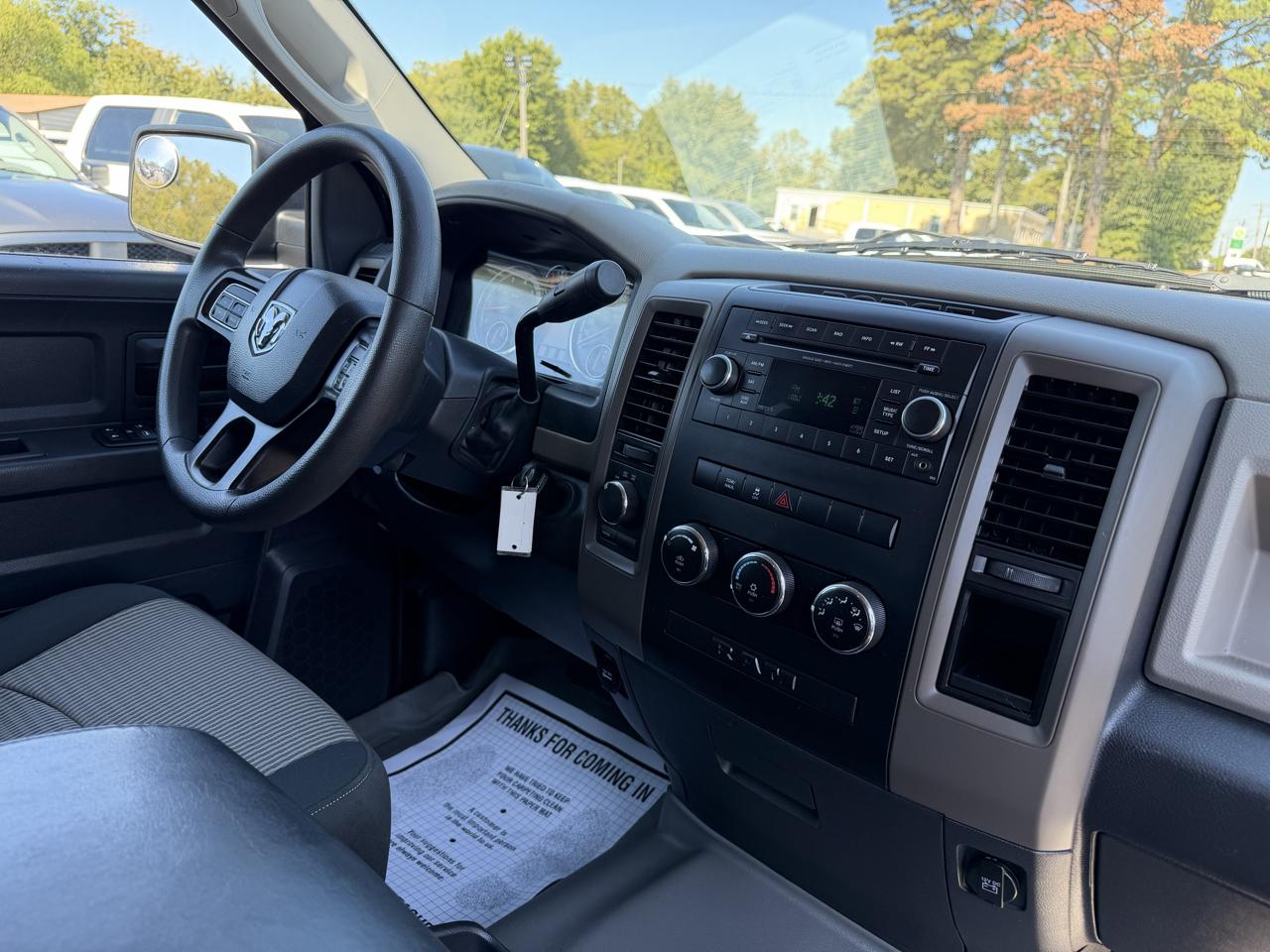 RAM 1500 4WD Crew Cab 140.5" Express 2012