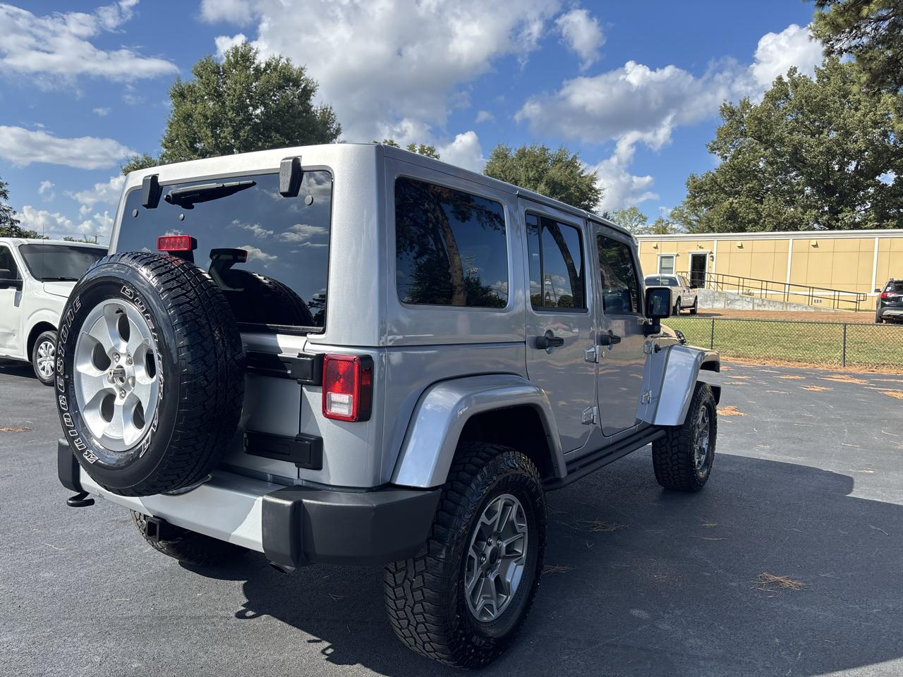 Jeep Wrangler Unlimited 4WD 4dr Sahara 2014