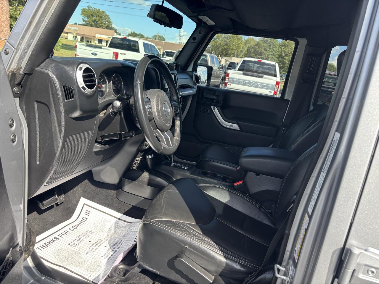 Jeep Wrangler Unlimited 4WD 4dr Sahara 2014