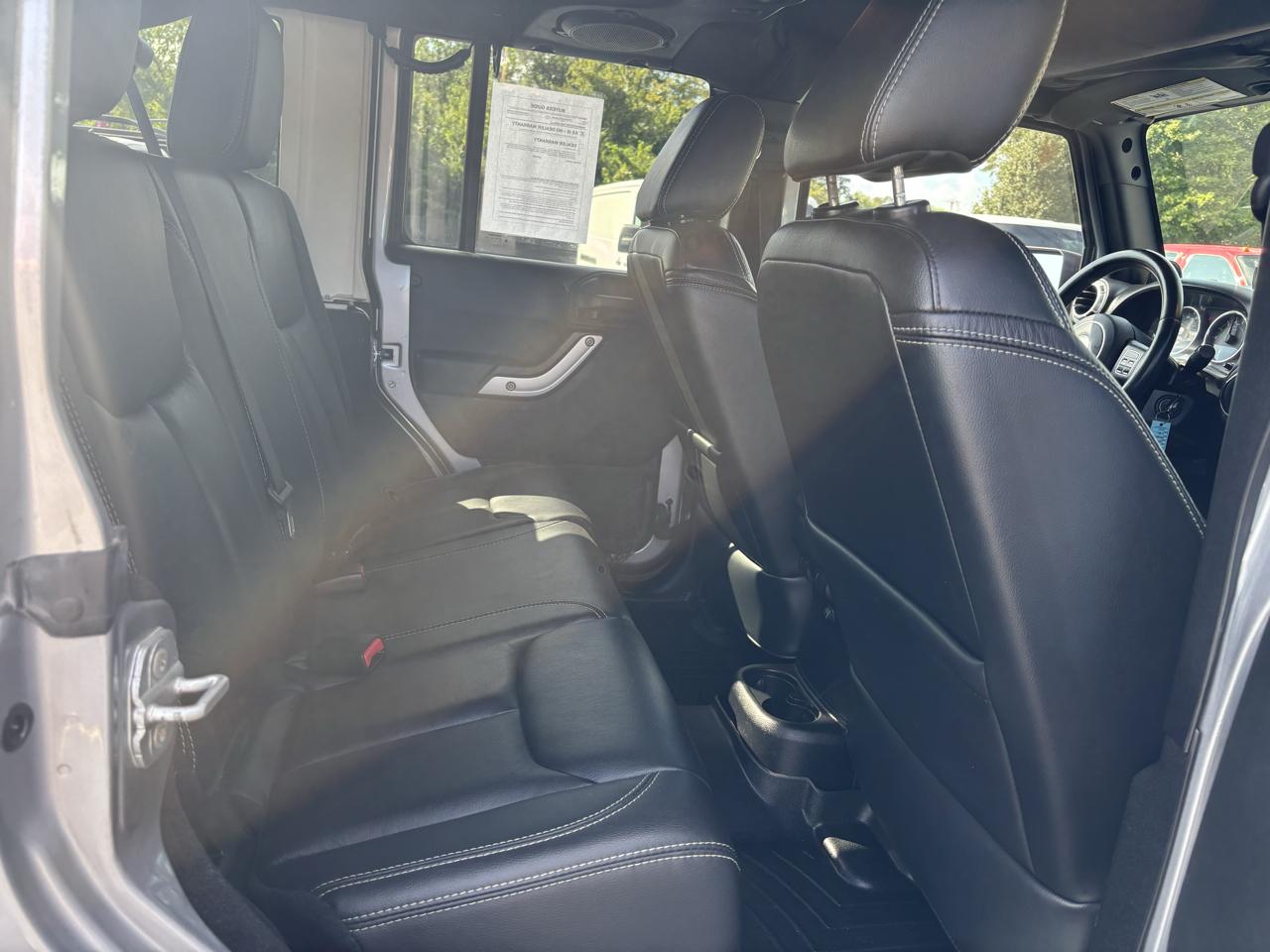 Jeep Wrangler Unlimited 4WD 4dr Sahara 2014