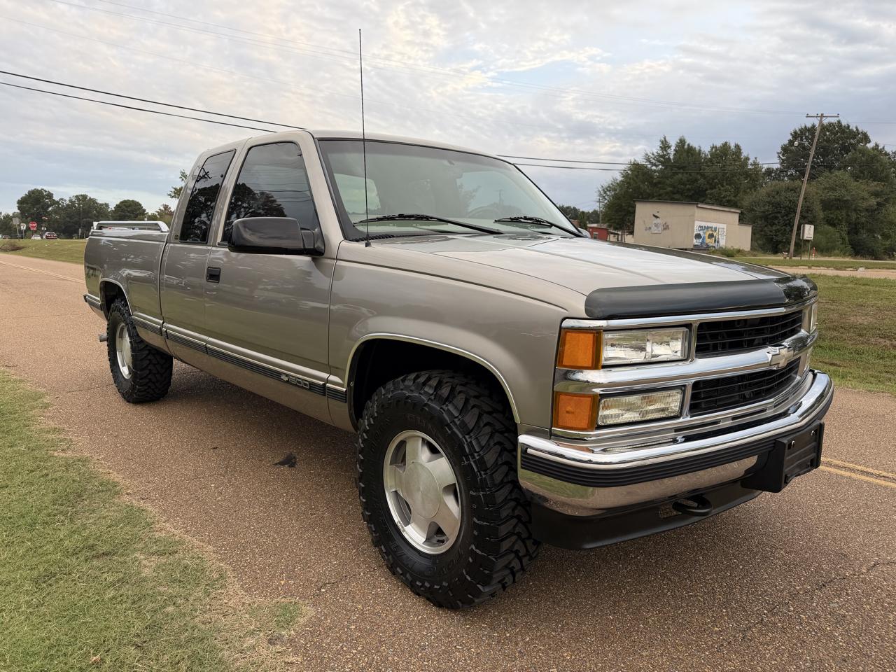 Chevrolet C/K 1500 Ext Cab 141.5" WB 4WD 1998