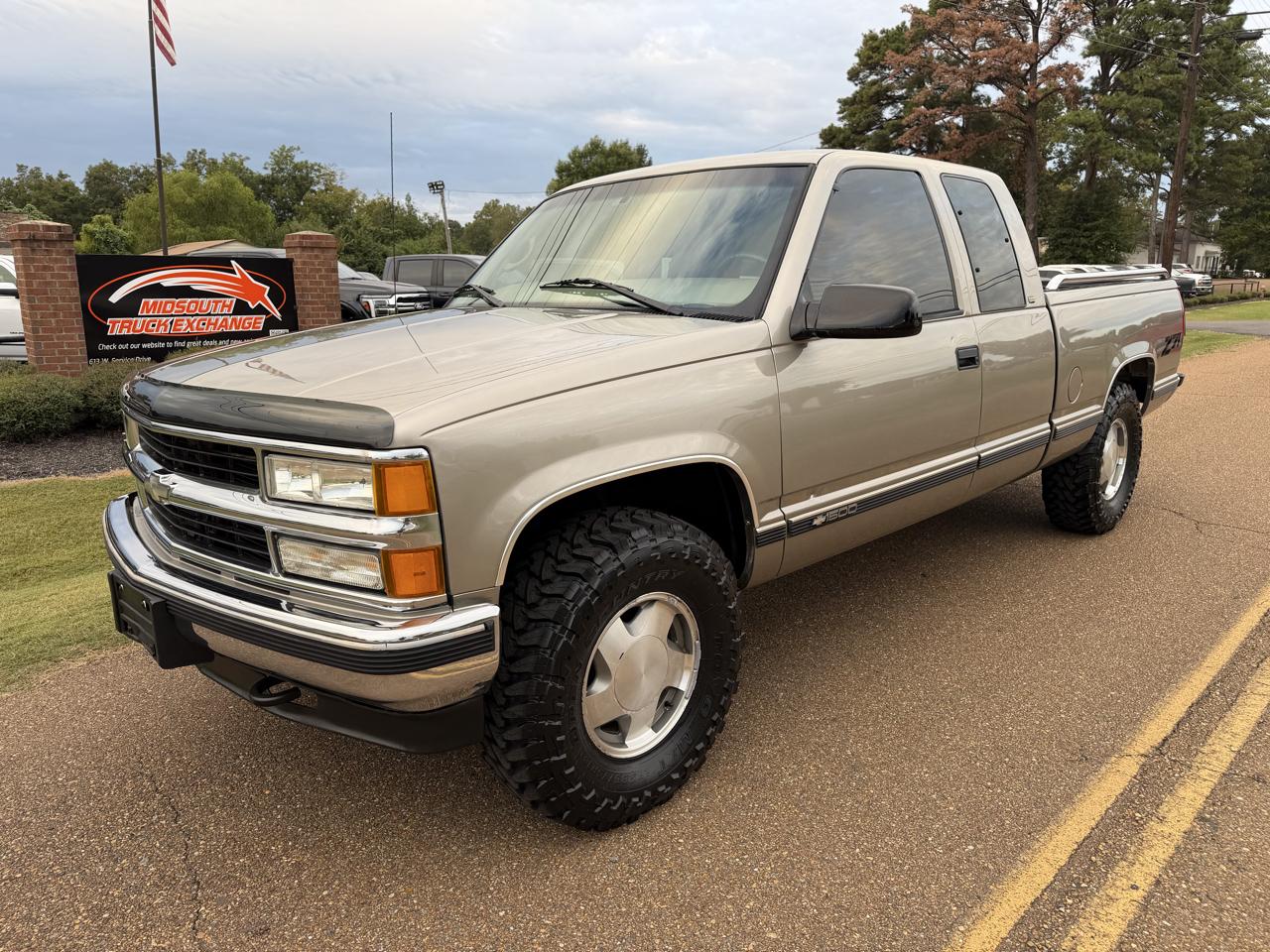 Chevrolet C/K 1500 Ext Cab 141.5" WB 4WD 1998