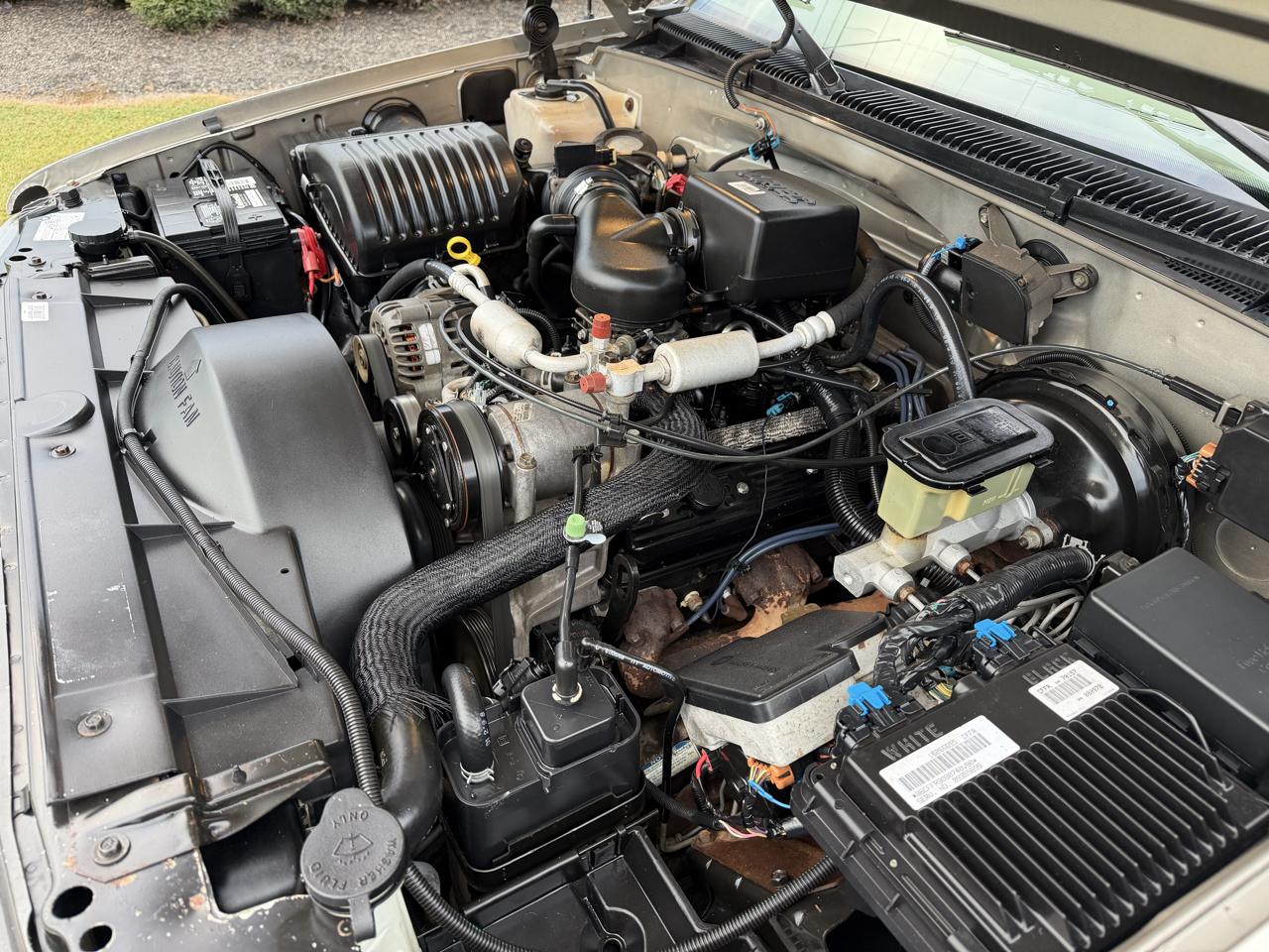 Chevrolet C/K 1500 Ext Cab 141.5" WB 4WD 1998