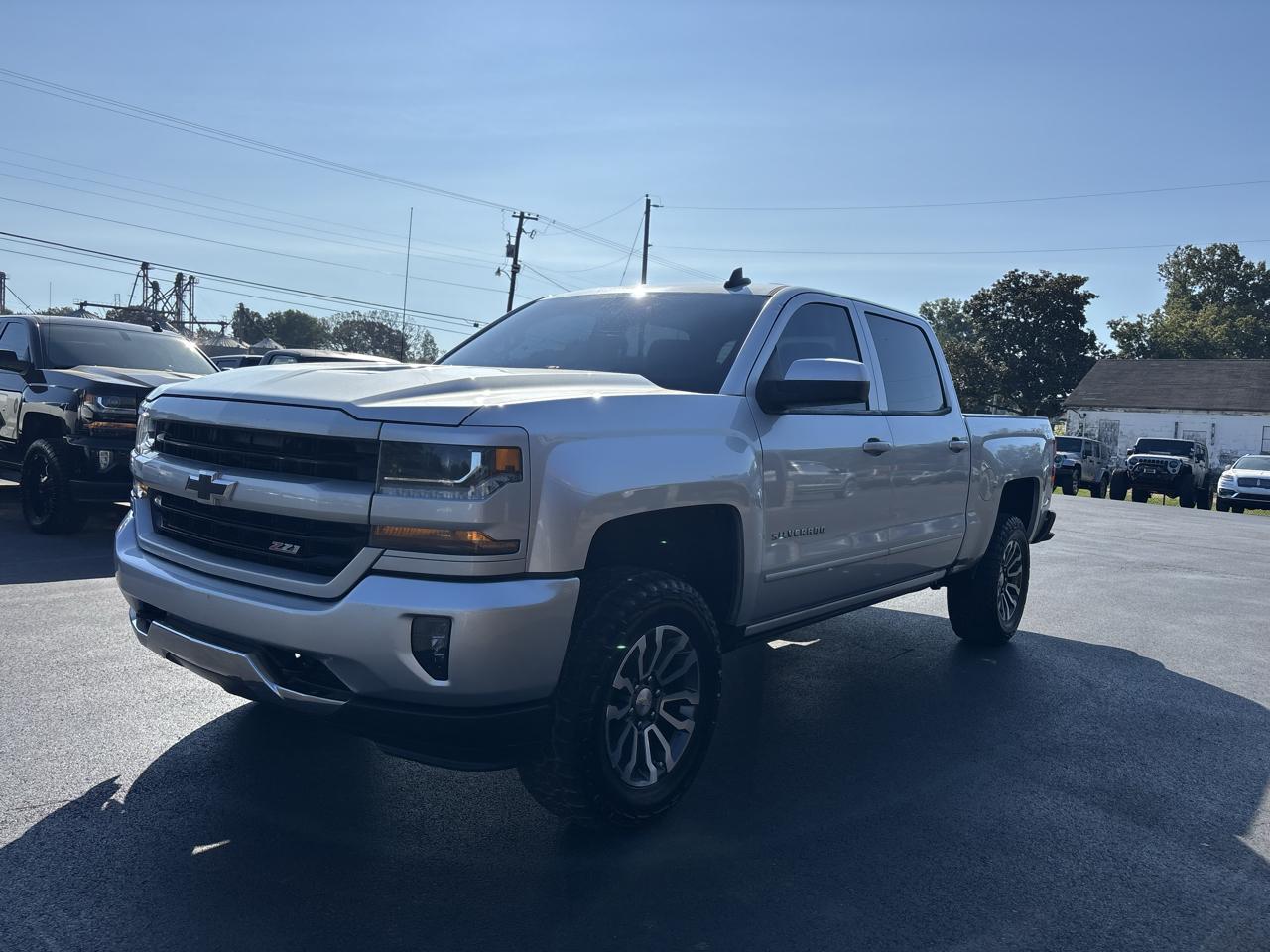 Chevrolet Silverado 1500 4WD Crew Cab 143.5" LT w/2LT 2018