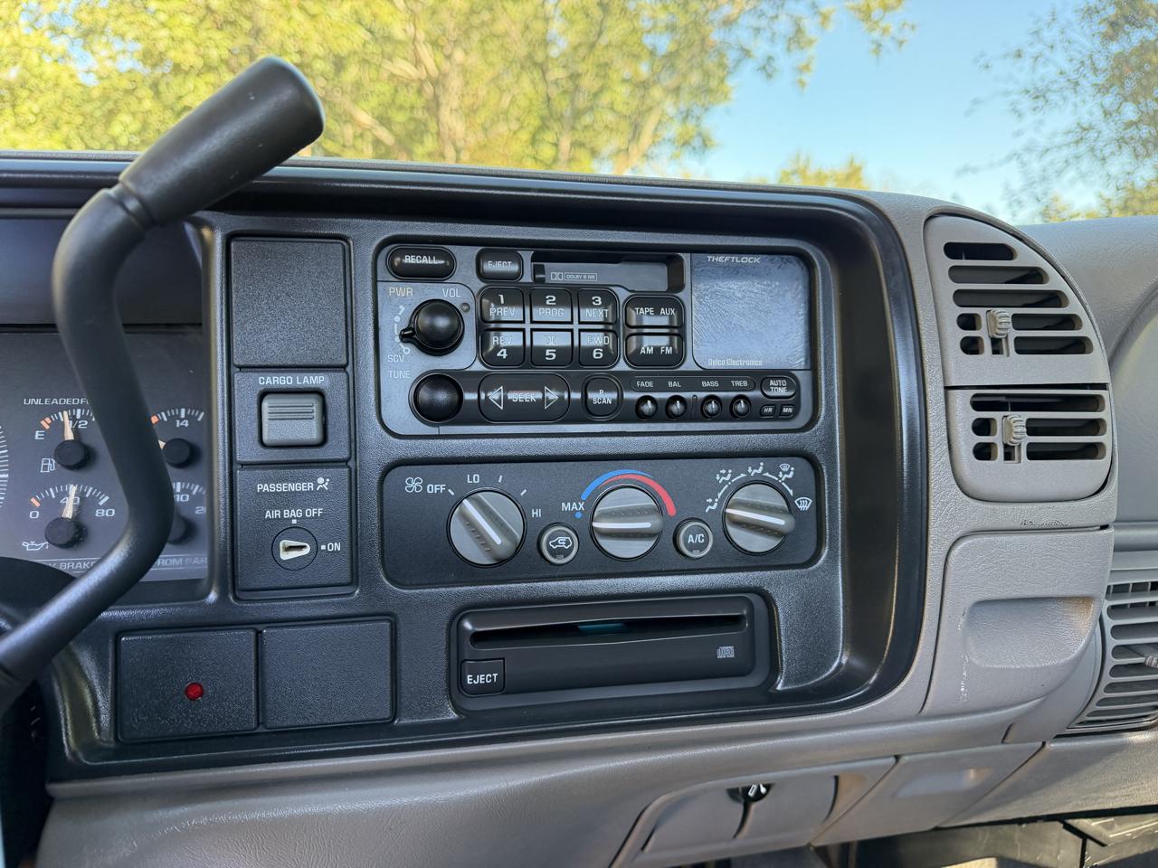 Chevrolet C/K 1500 Reg Cab Sportside 117.5" WB 4WD 1997