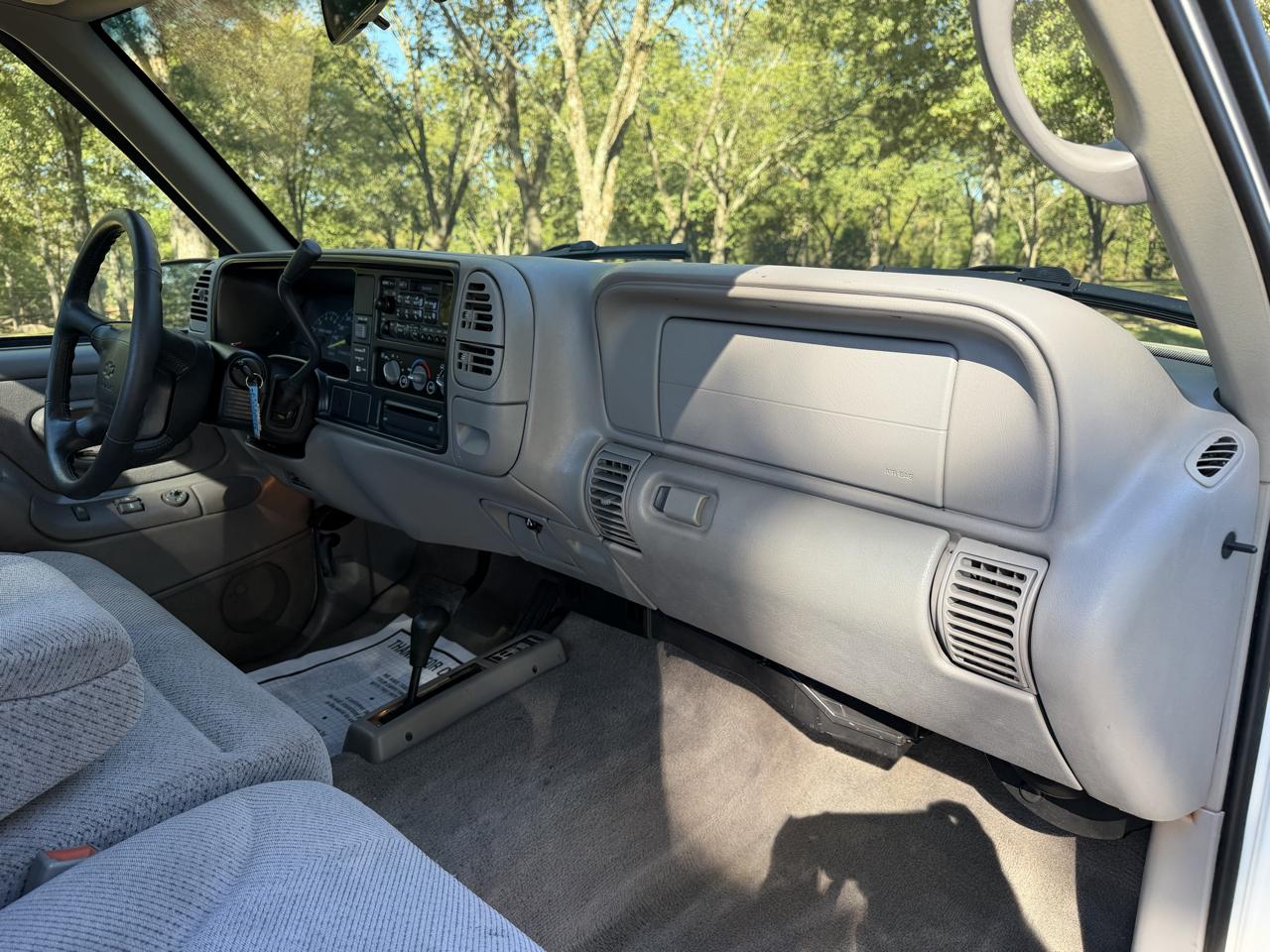 Chevrolet C/K 1500 Reg Cab Sportside 117.5" WB 4WD 1997