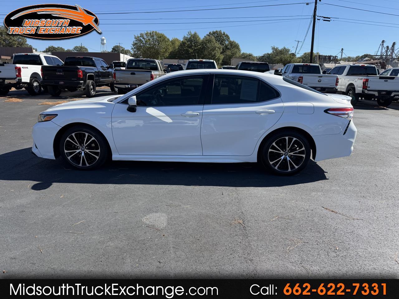 Toyota Camry SE Auto (Natl) 2020