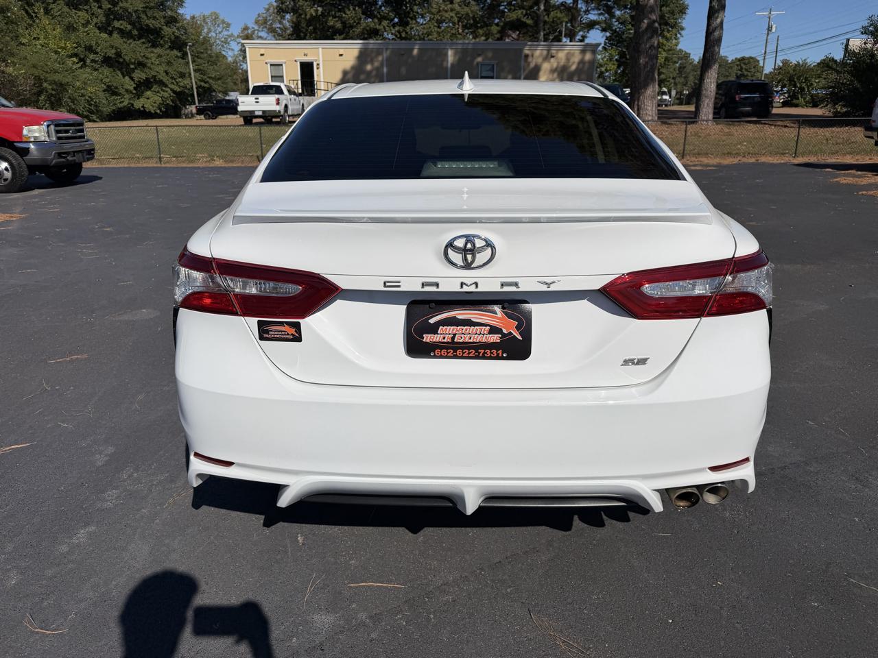Toyota Camry SE Auto (Natl) 2020