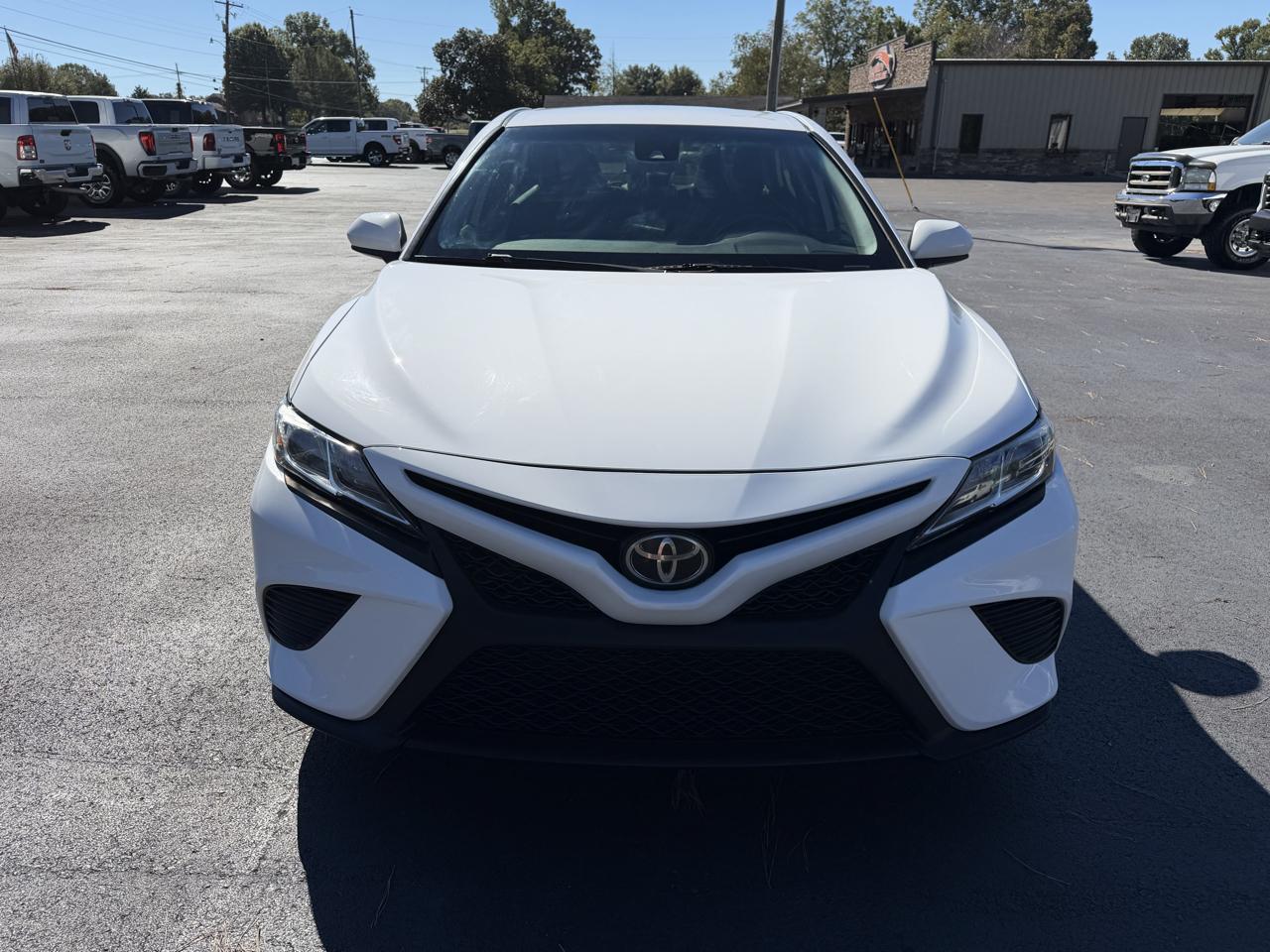 Toyota Camry SE Auto (Natl) 2020