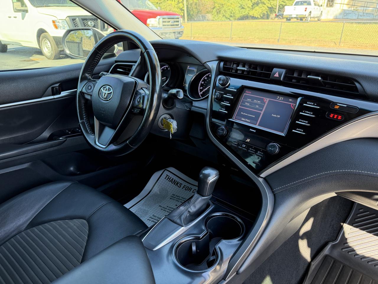 Toyota Camry SE Auto (Natl) 2020
