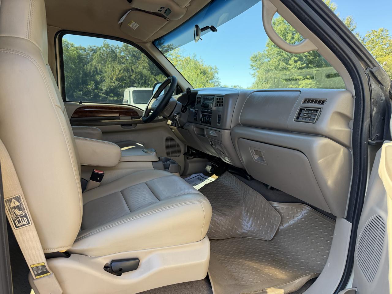 Ford Super Duty F-250 Crew Cab 156" Lariat 4WD 2001
