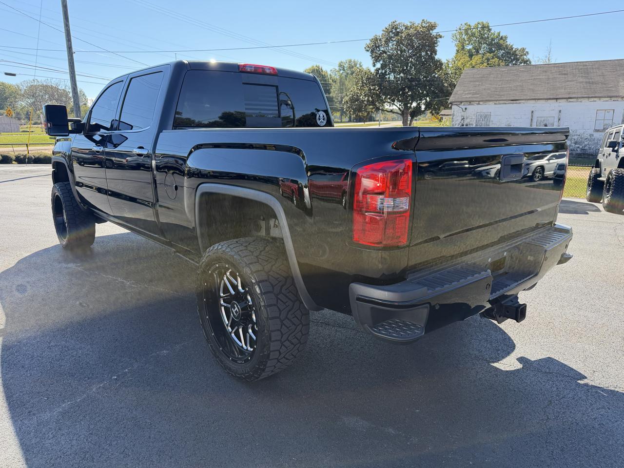 GMC Sierra 2500HD available WiFi 4WD Crew Cab 153.7" Denali 2015