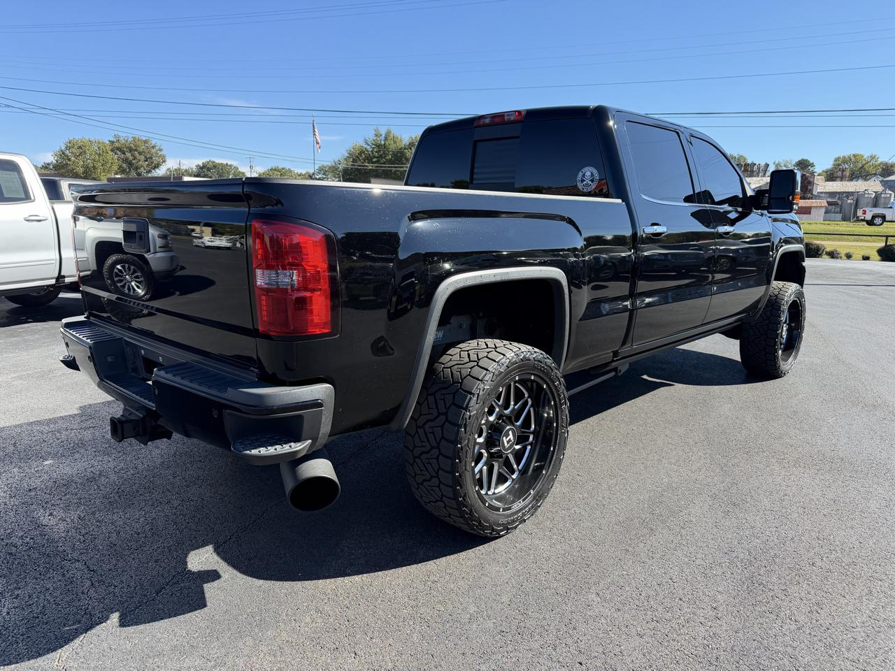 GMC Sierra 2500HD available WiFi 4WD Crew Cab 153.7" Denali 2015