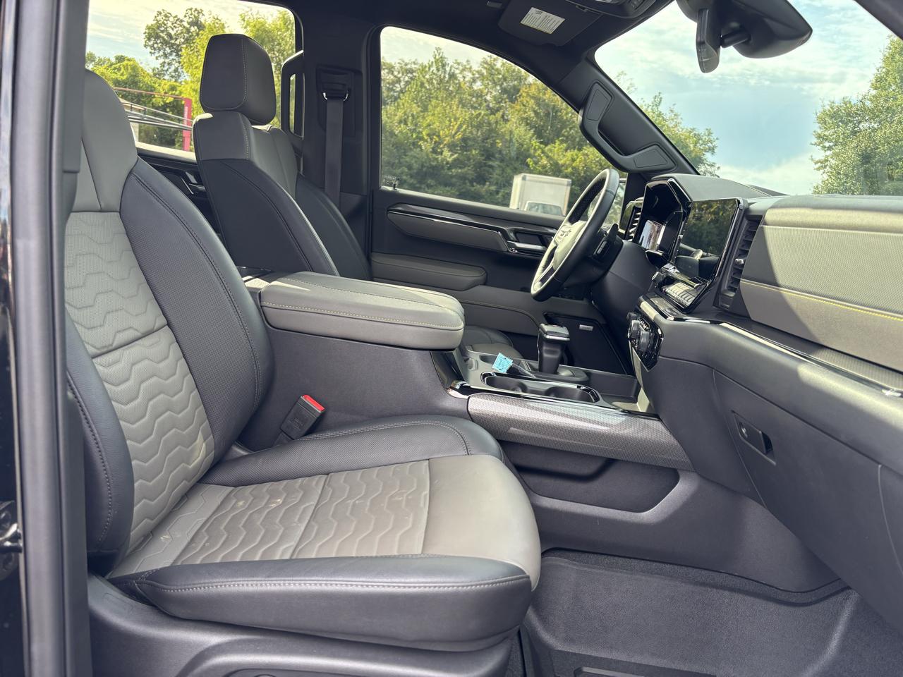 Chevrolet Silverado 1500 4WD Crew Cab 147" ZR2 2025