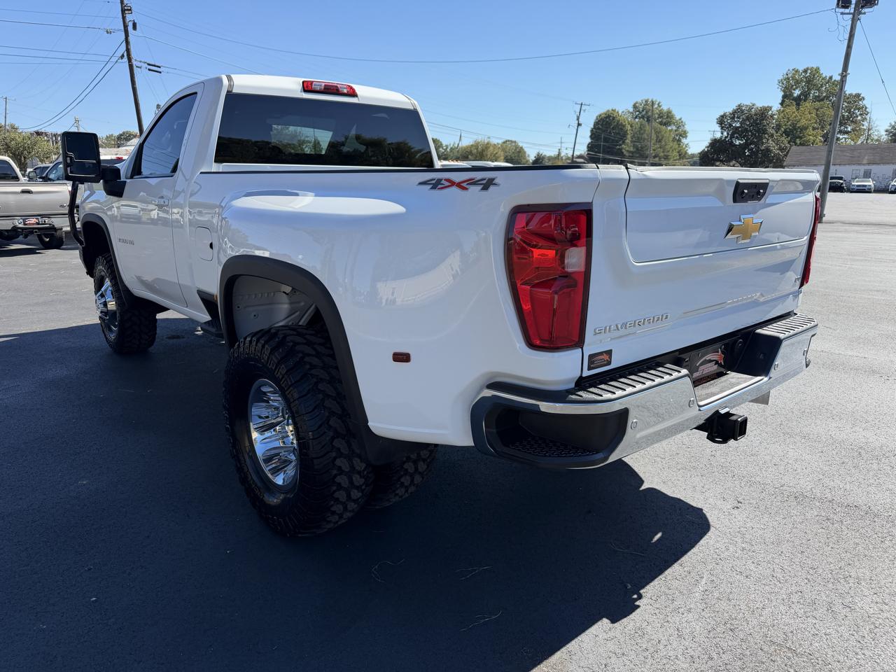 Chevrolet Silverado 3500HD 4WD Reg Cab 142" LT 2025