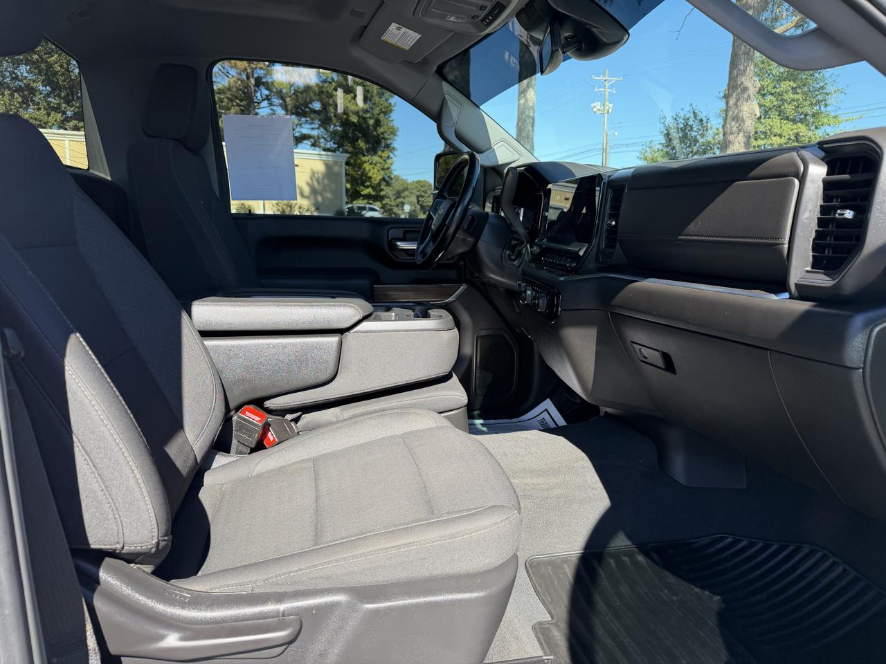 Chevrolet Silverado 3500HD 4WD Reg Cab 142" LT 2025