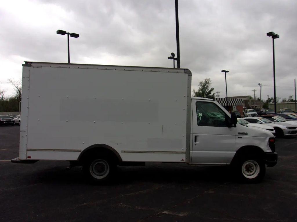 Ford Econoline Commercial Cutaway E-350 Super Duty 138" SRW 2014