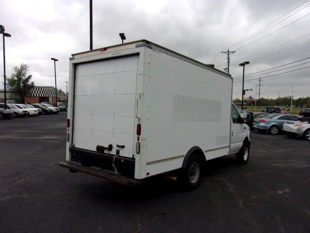 Ford Econoline Commercial Cutaway E-350 Super Duty 138" SRW 2014