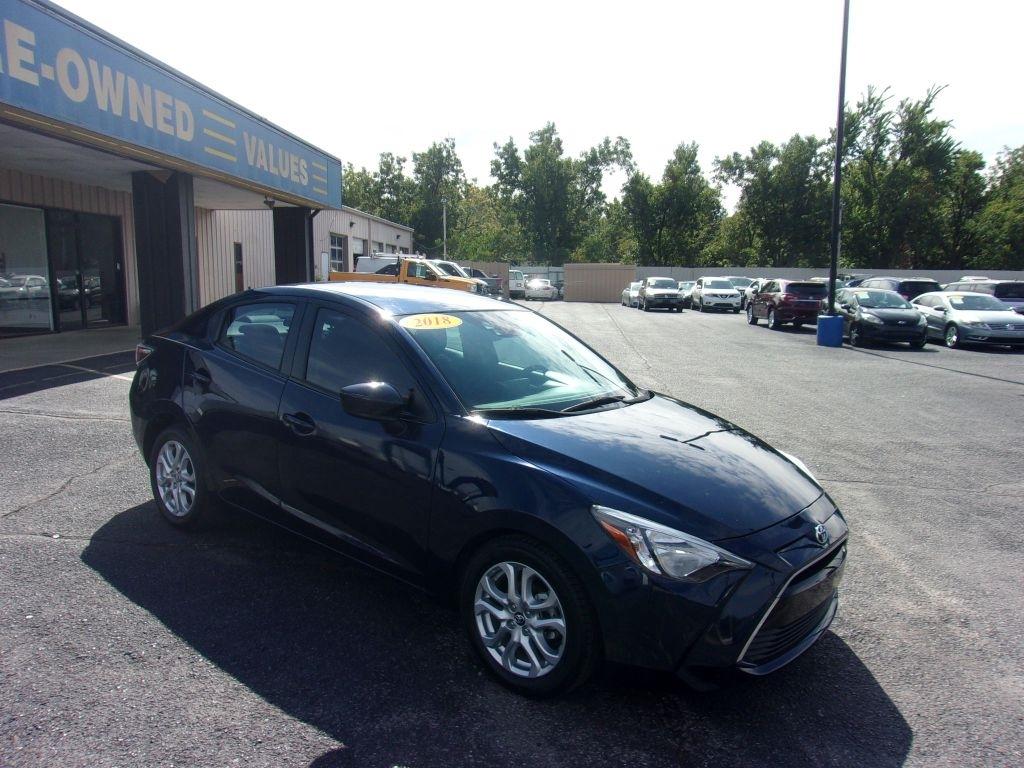 Toyota Yaris iA Manual (Natl) 2018