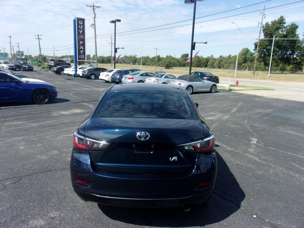 Toyota Yaris iA Manual (Natl) 2018