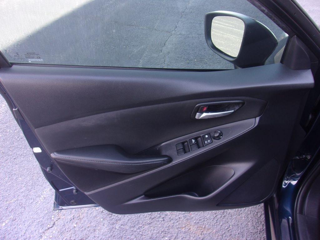 Toyota Yaris iA Manual (Natl) 2018