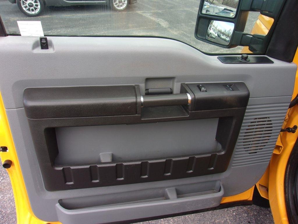 Ford Super Duty F-250 SRW  2013