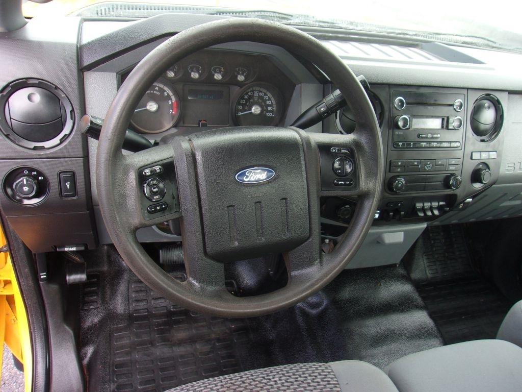 Ford Super Duty F-250 SRW  2013