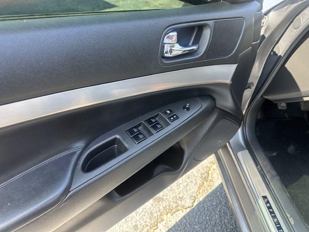 Infiniti Q40 4dr Sdn AWD 2015