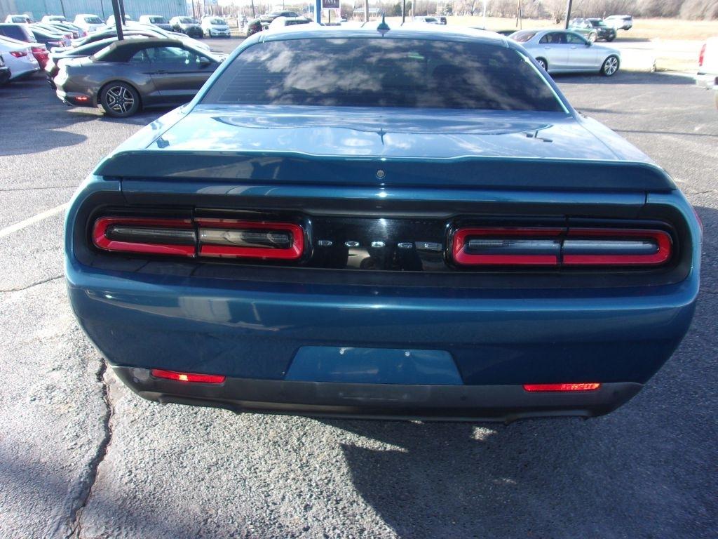 Dodge Challenger SXT RWD 2020