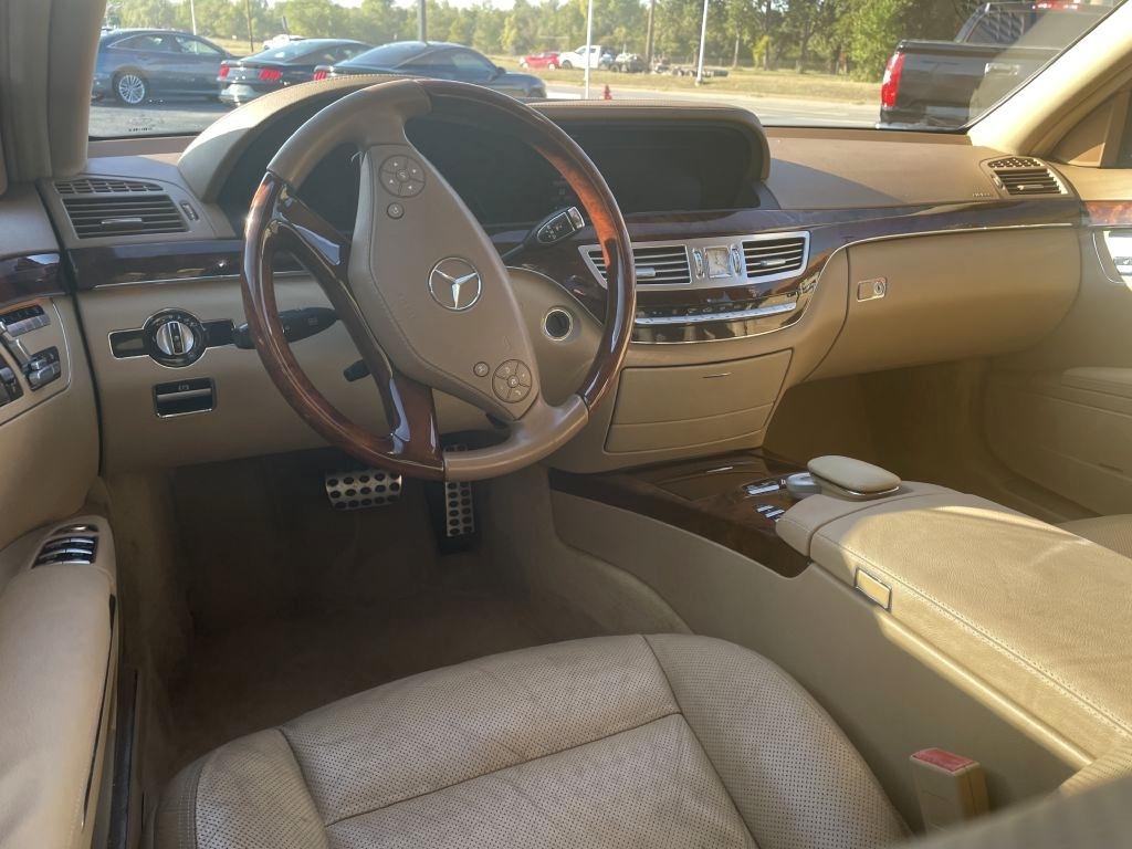 Mercedes-Benz S-Class 4dr Sdn S 550 RWD 2010